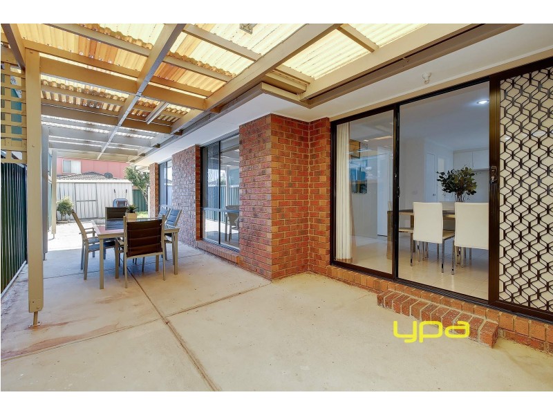 11 Charlesworth Crescent, Burnside VIC 3023