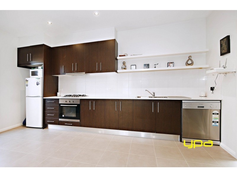 4/28 Buckingham Street, Sydenham VIC 3037