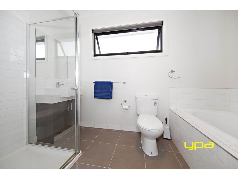 4/28 Buckingham Street, Sydenham VIC 3037