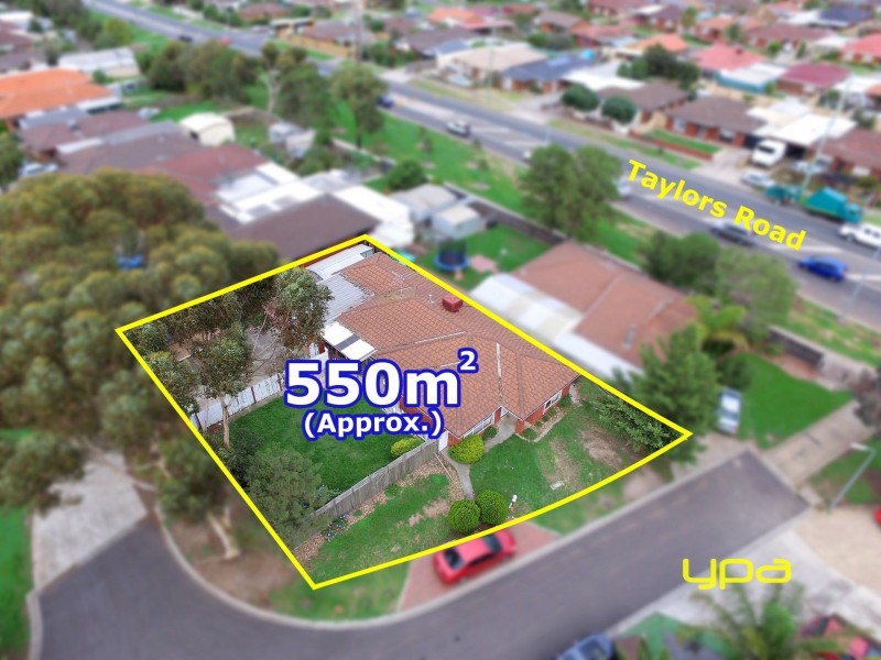 18 Bluestone Walk, Delahey VIC 3037