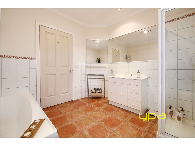 7 Wellington Drive, Hillside VIC 3037