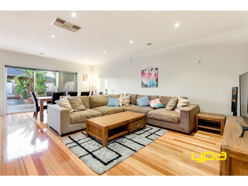 45 Bloomsbury Drive, Taylors Hill VIC 3037