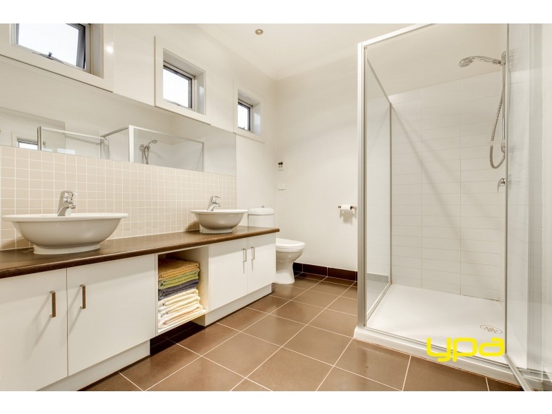 45 Bloomsbury Drive, Taylors Hill VIC 3037