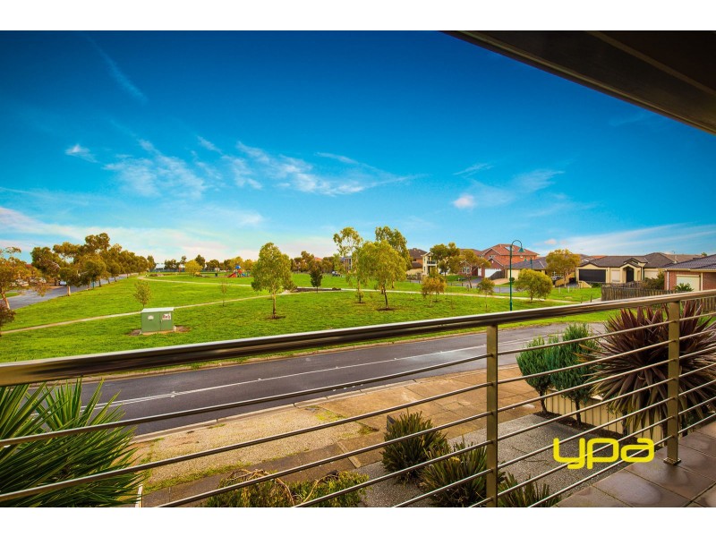 45 Bloomsbury Drive, Taylors Hill VIC 3037