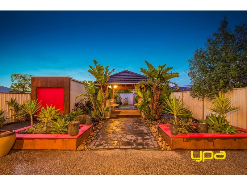 45 Bloomsbury Drive, Taylors Hill VIC 3037