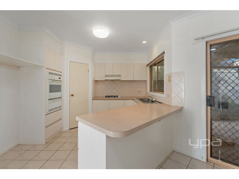12 Rodmar Close, Hillside VIC 3037
