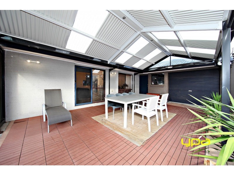 6 Solent Crescent, Taylors Lakes VIC 3038