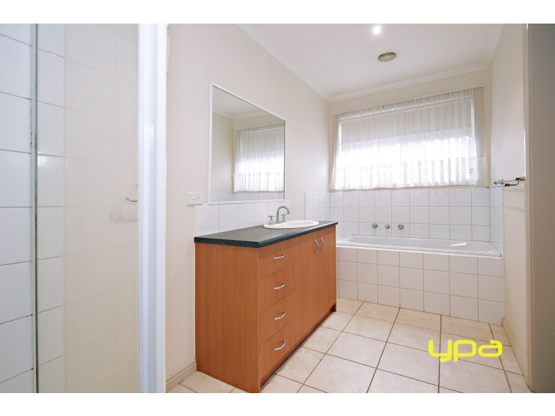33 Pimelea Way, Hillside VIC 3037