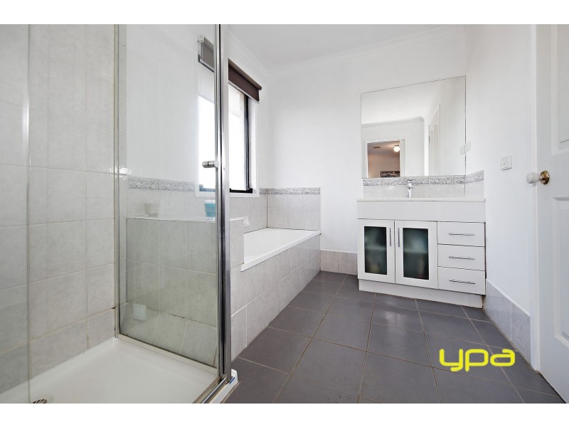 45 Abbington Crescent, Caroline Springs VIC 3023