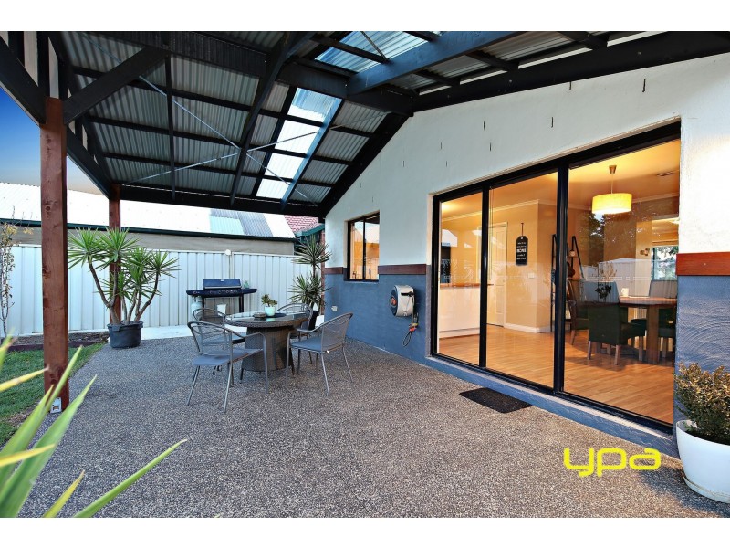 45 Abbington Crescent, Caroline Springs VIC 3023