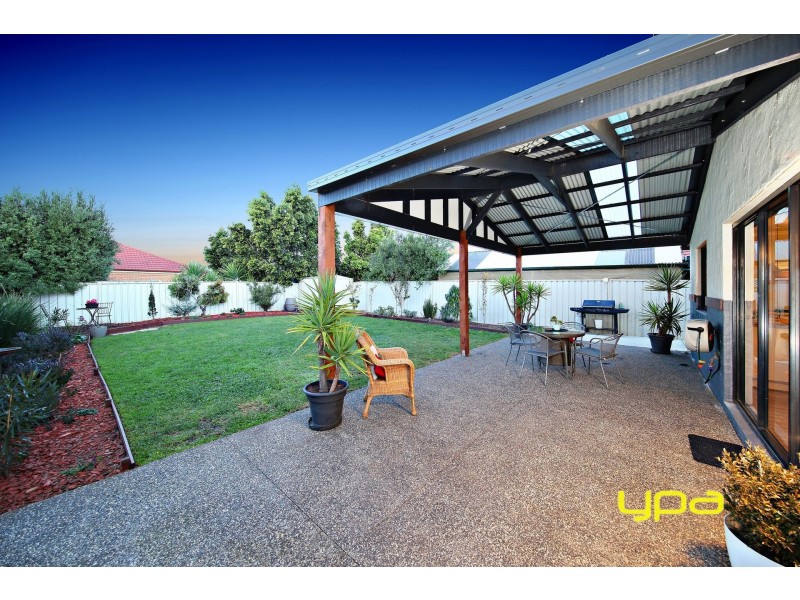 45 Abbington Crescent, Caroline Springs VIC 3023