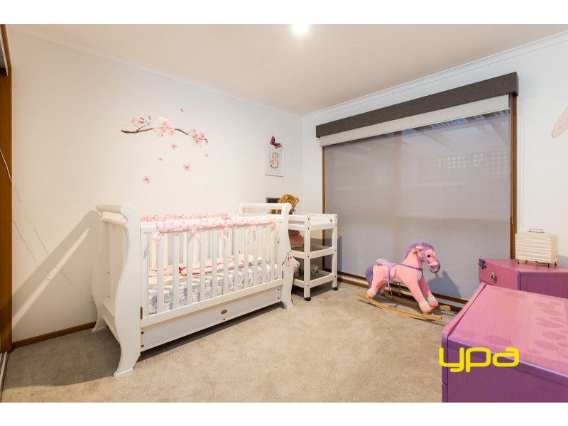 10 Panamuna Avenue, Taylors Lakes VIC 3038