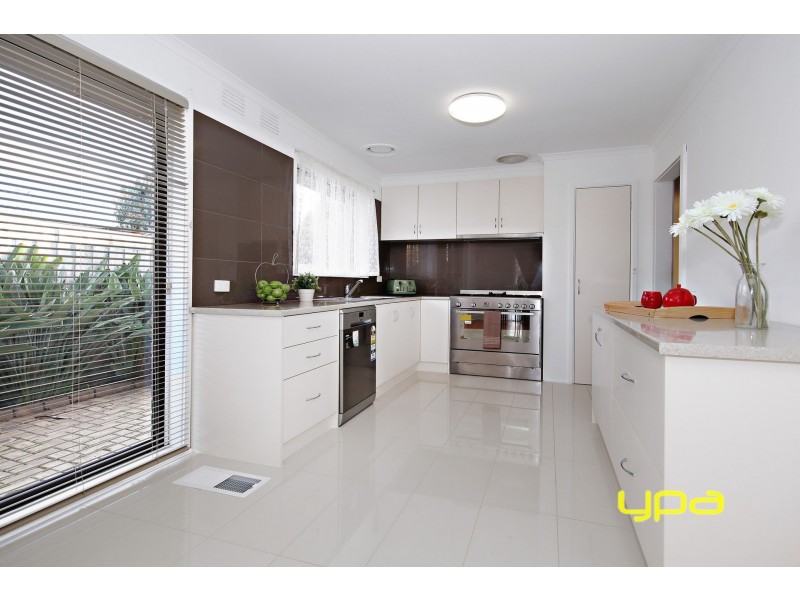 5 Garry Court, Kings Park VIC 3021