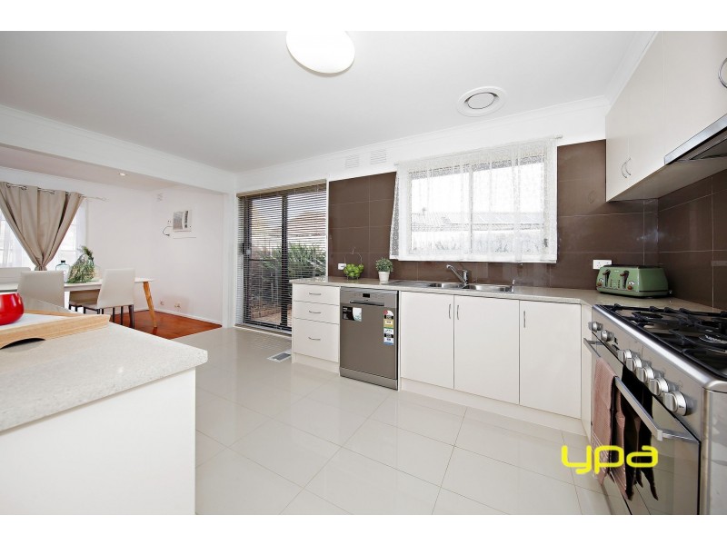 5 Garry Court, Kings Park VIC 3021