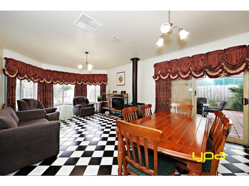 185 Lady Nelson Way, Taylors Lakes VIC 3038