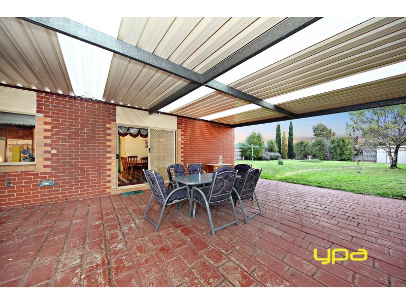 185 Lady Nelson Way, Taylors Lakes VIC 3038