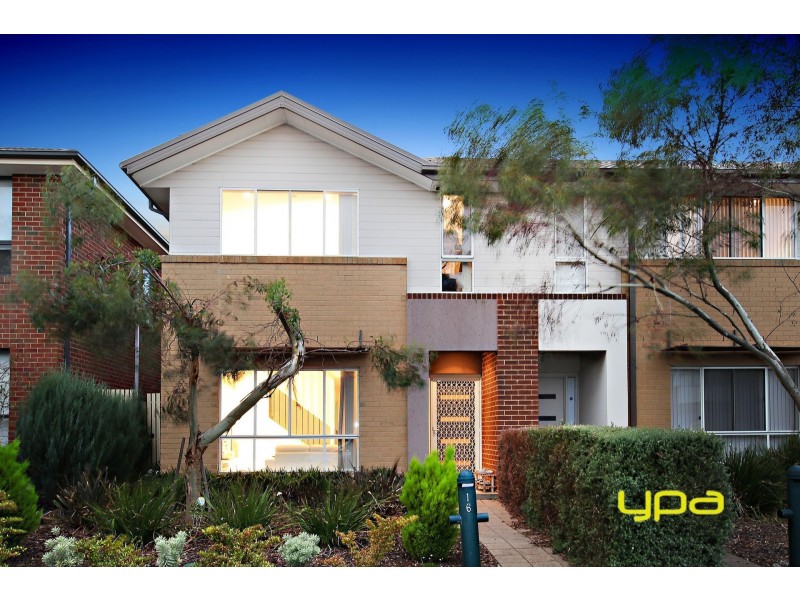 16 Eloura Circuit, Taylors Hill VIC 3037