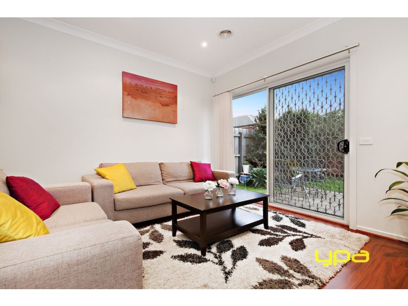 16 Eloura Circuit, Taylors Hill VIC 3037