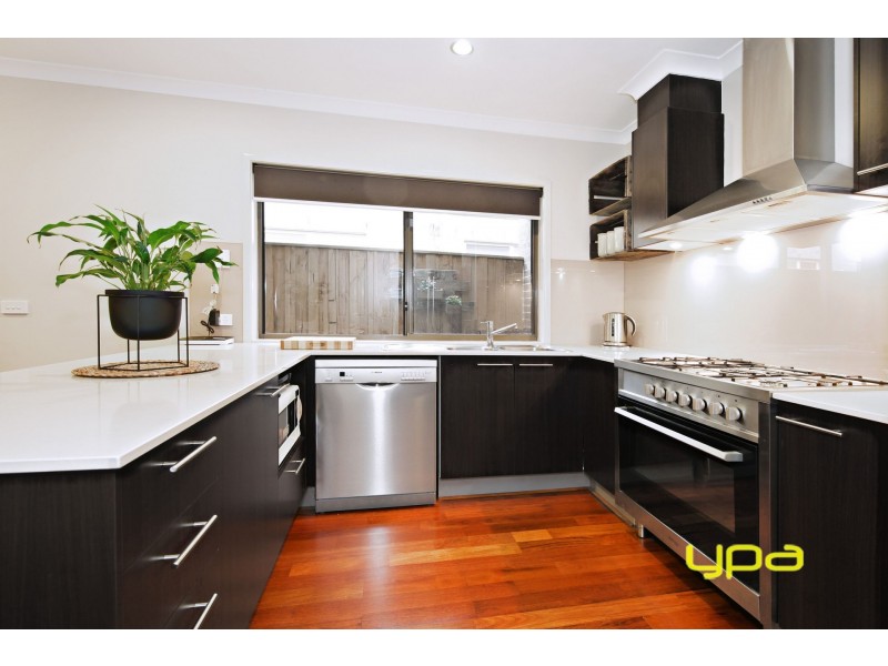 20 Hobart Way, Taylors Hill VIC 3037