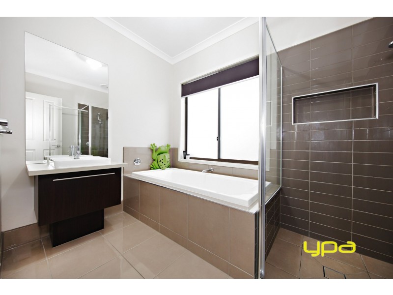 20 Hobart Way, Taylors Hill VIC 3037