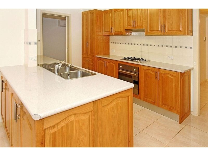 52 Pindari Avenue, Taylors Lakes VIC 3038