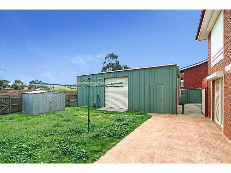 52 Pindari Avenue, Taylors Lakes VIC 3038