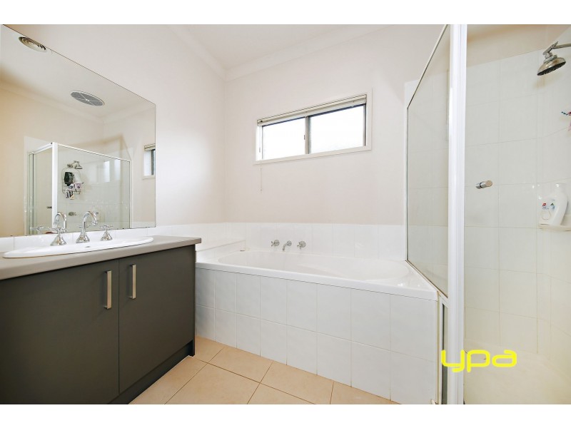 26/17 Crestmont Drive, Melton South VIC 3338