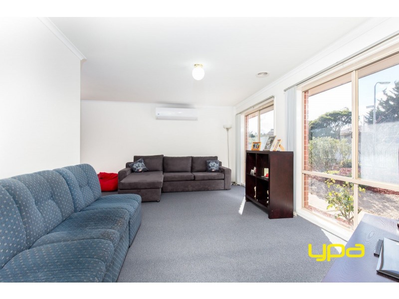 1/48 Hilton Way, Melton West VIC 3337