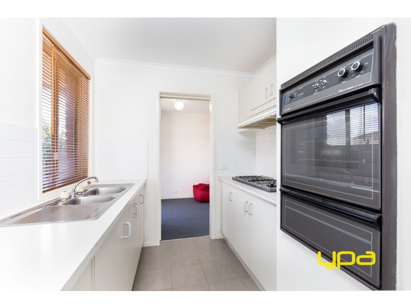 1/48 Hilton Way, Melton West VIC 3337