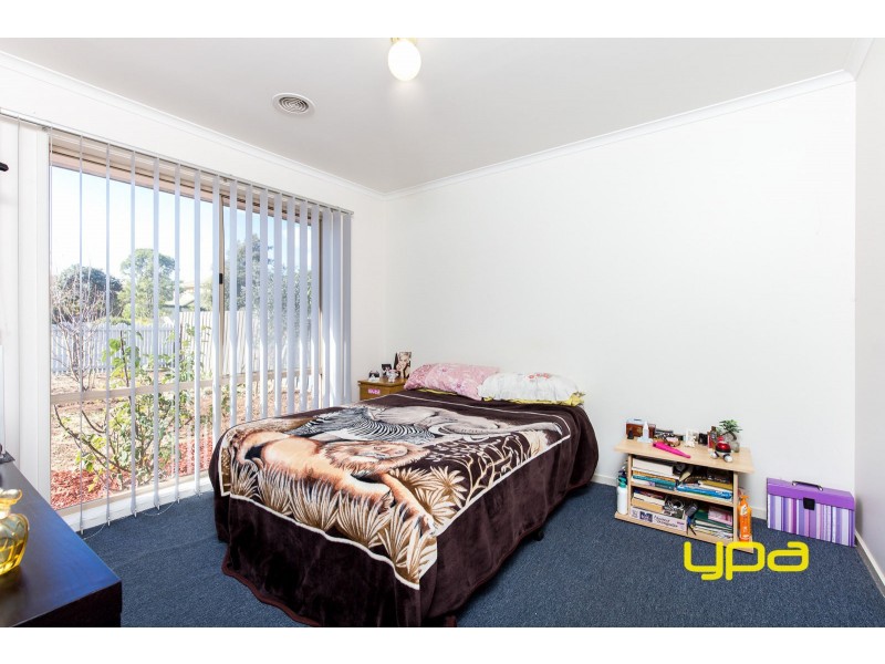 1/48 Hilton Way, Melton West VIC 3337