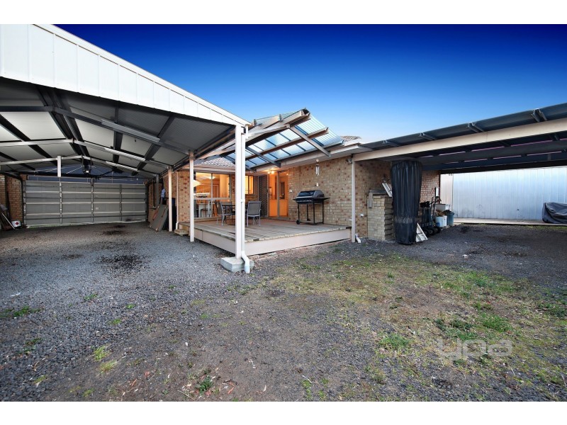 12 Sundew Close, Hillside VIC 3037