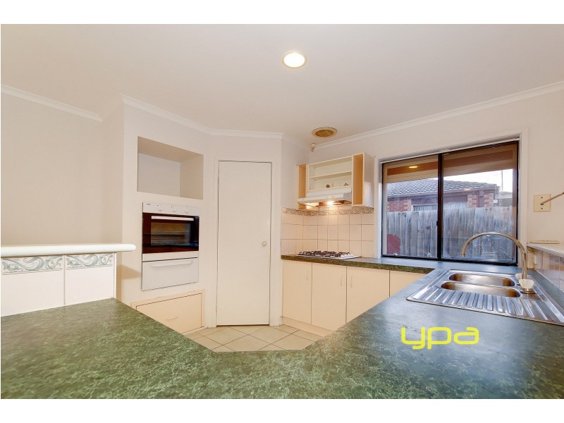 10 Alexander Close, Delahey VIC 3037