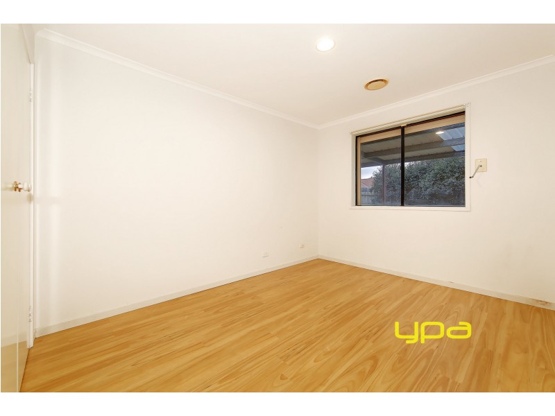 10 Alexander Close, Delahey VIC 3037