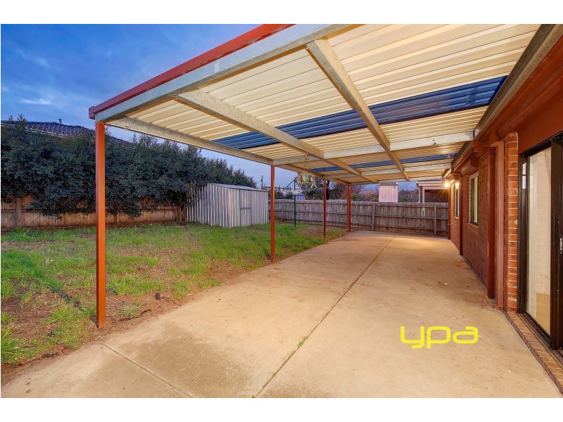 10 Alexander Close, Delahey VIC 3037
