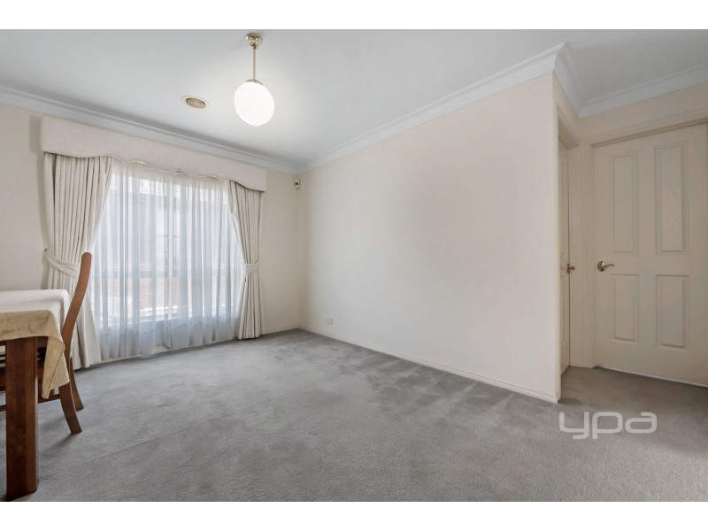 4 Pacific Place, Taylors Lakes VIC 3038