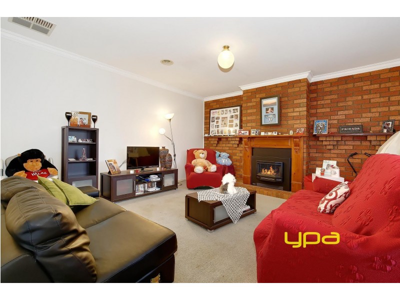 5 Chris Court, Hillside VIC 3037