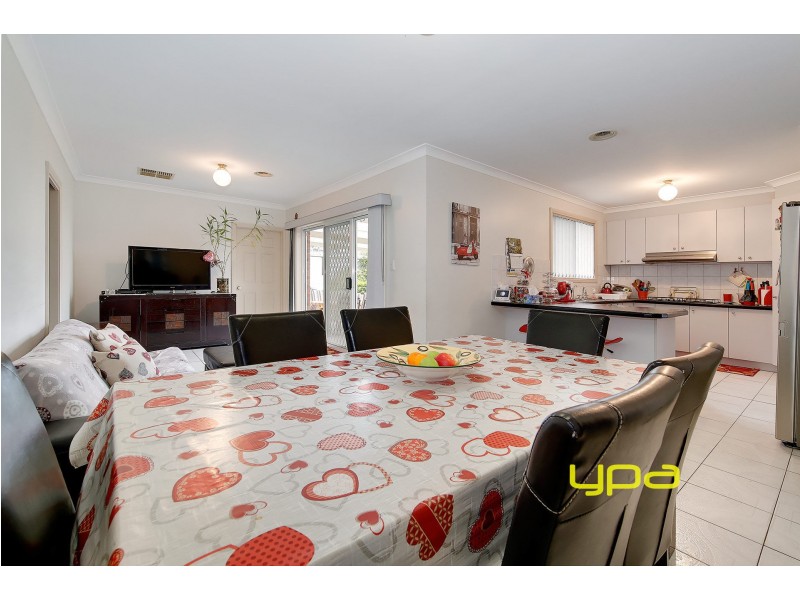 5 Chris Court, Hillside VIC 3037