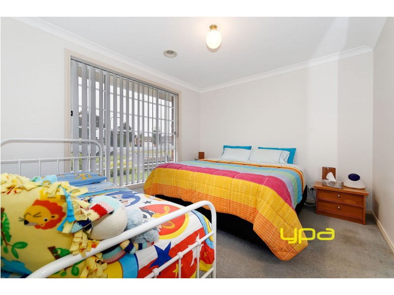 5 Chris Court, Hillside VIC 3037