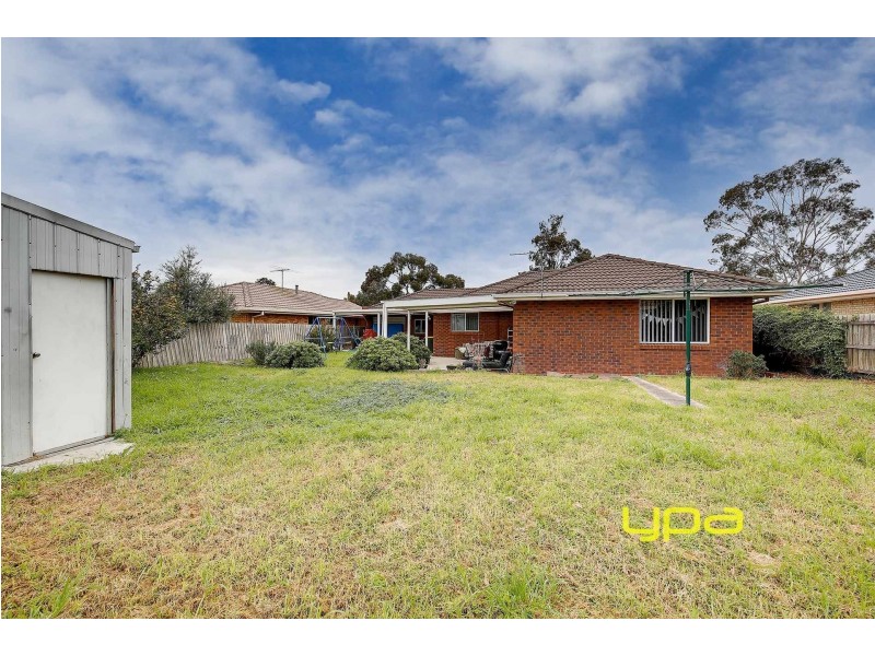 5 Chris Court, Hillside VIC 3037