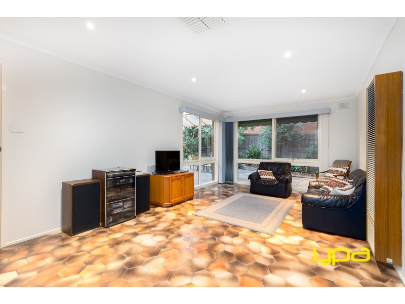 64 Pindari Avenue, Taylors Lakes VIC 3038