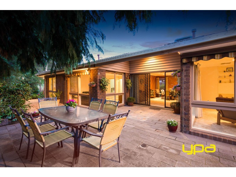 64 Pindari Avenue, Taylors Lakes VIC 3038