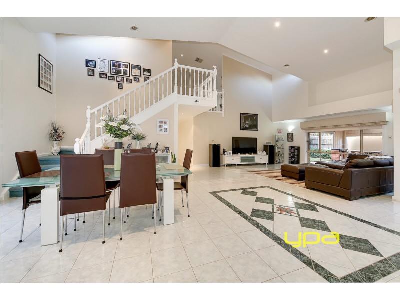 4 Summit Mews, Hillside VIC 3037