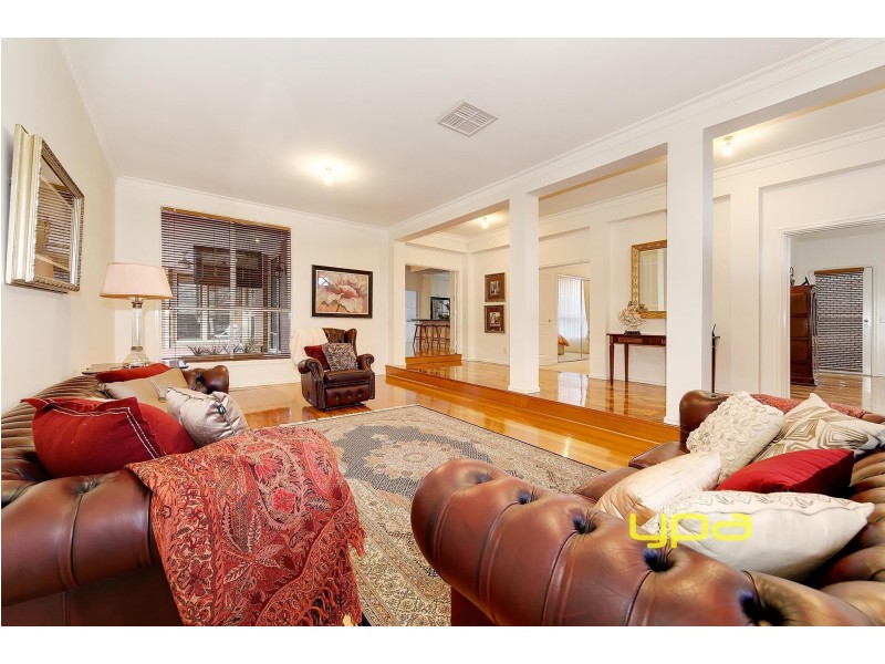 45 Wakelin Crescent, Taylors Lakes VIC 3038