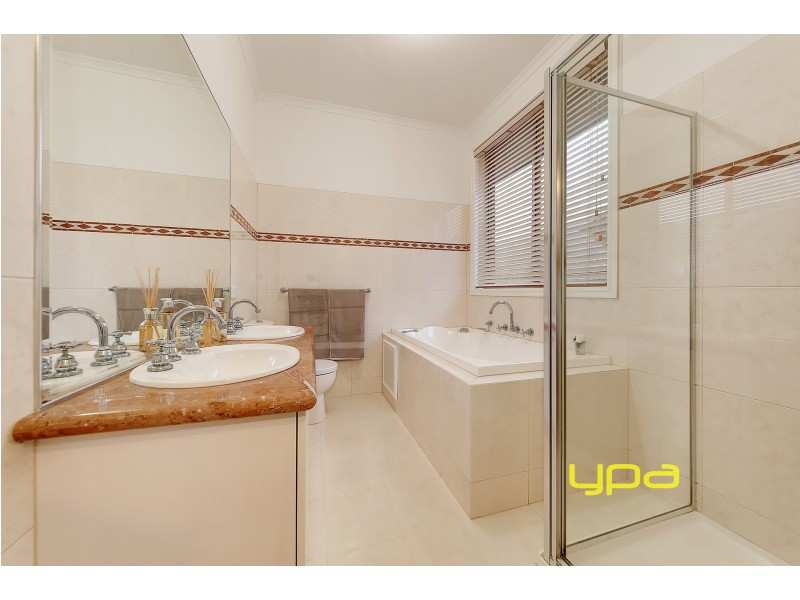 45 Wakelin Crescent, Taylors Lakes VIC 3038