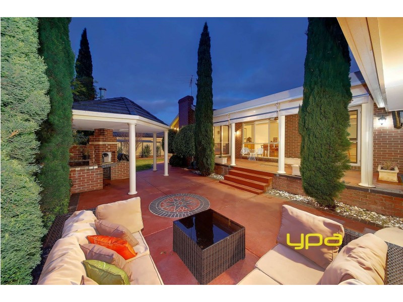 45 Wakelin Crescent, Taylors Lakes VIC 3038