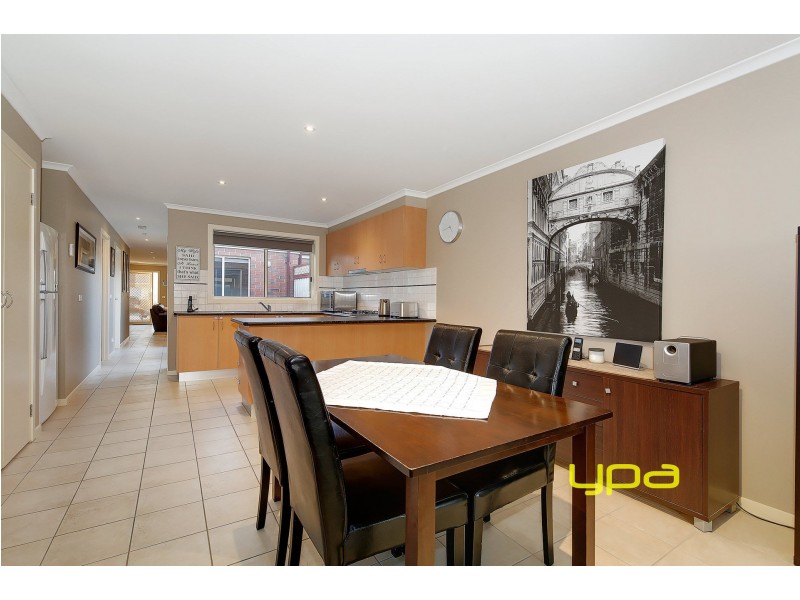 1/33 Jade Way, Hillside VIC 3037