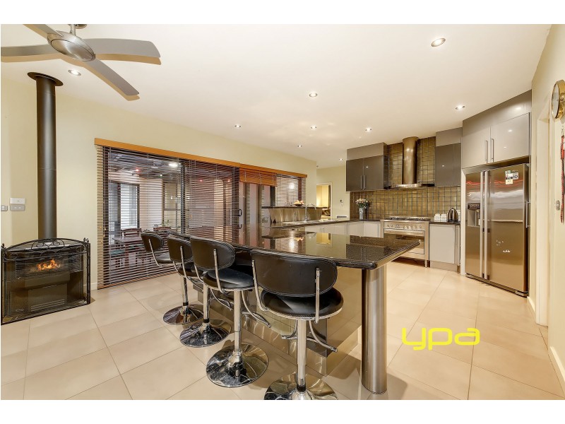 19 Highwood Drive, Hillside VIC 3037