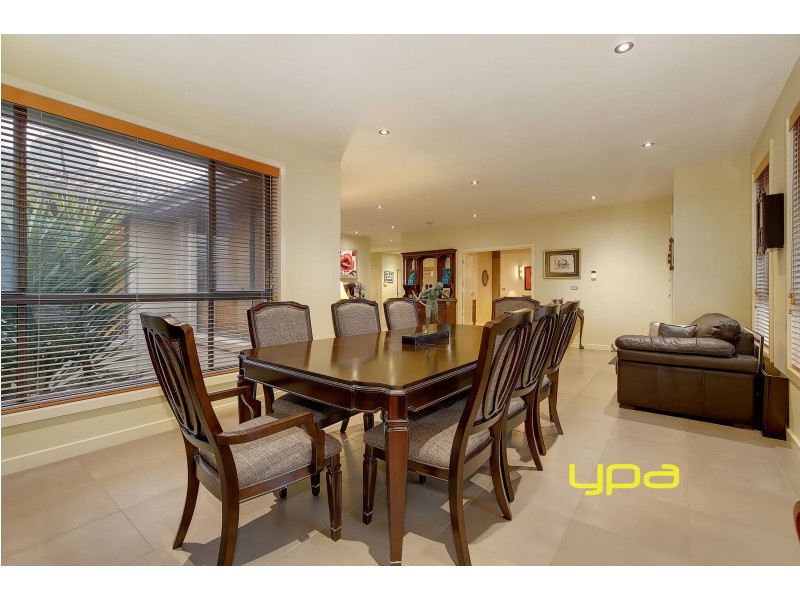 19 Highwood Drive, Hillside VIC 3037