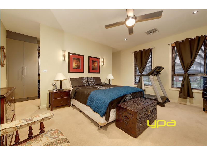 19 Highwood Drive, Hillside VIC 3037