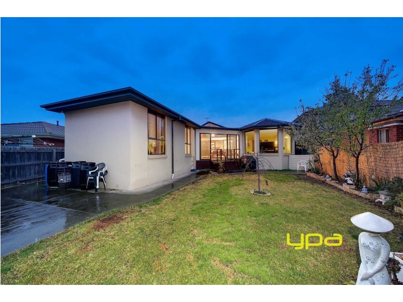 19 Highwood Drive, Hillside VIC 3037